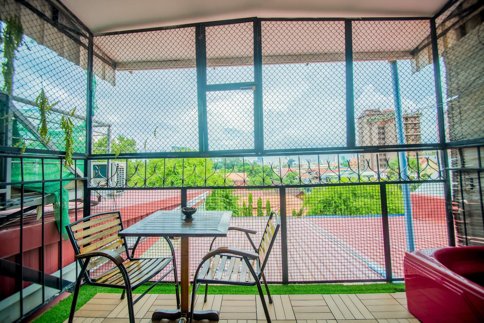 The Artist Residence Phnom Penh Exteriör bild