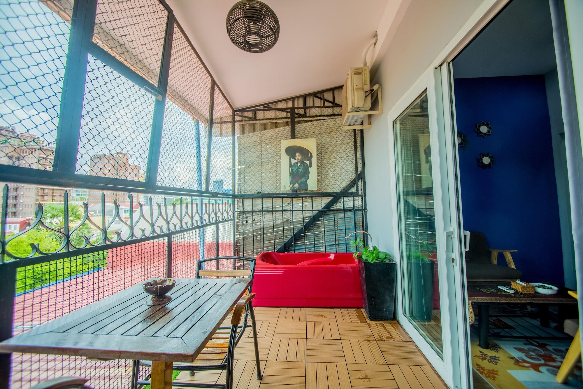 The Artist Residence Phnom Penh Exteriör bild